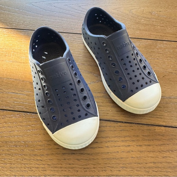Native Navy/White Shoes, Size C9 - Picture 1 of 9